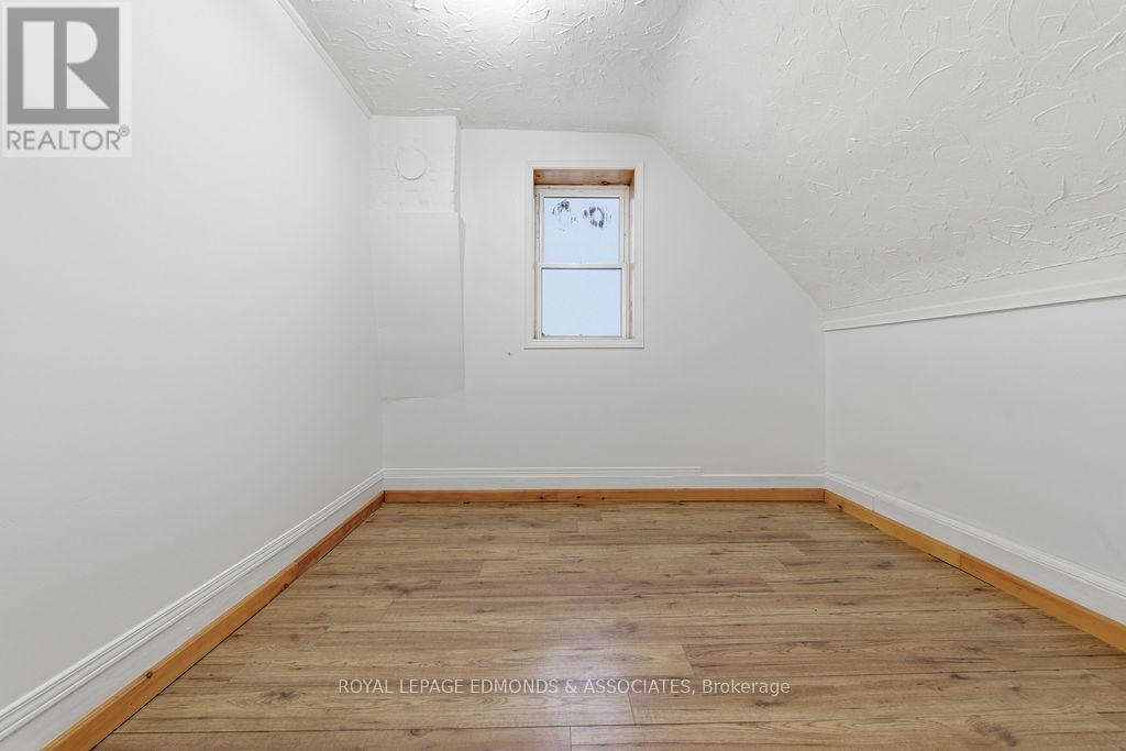 7 Elizabeth Street, Laurentian Hills, ON - Indoor Photo Showing Other Room