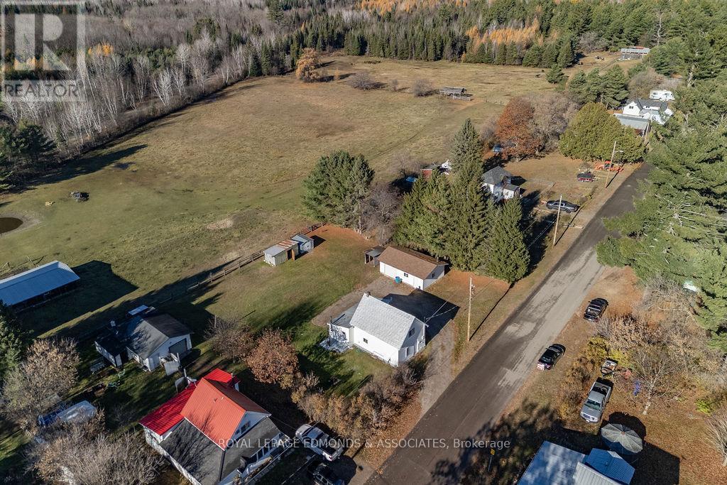 7 Elizabeth Street, Laurentian Hills, ON - Outdoor With View