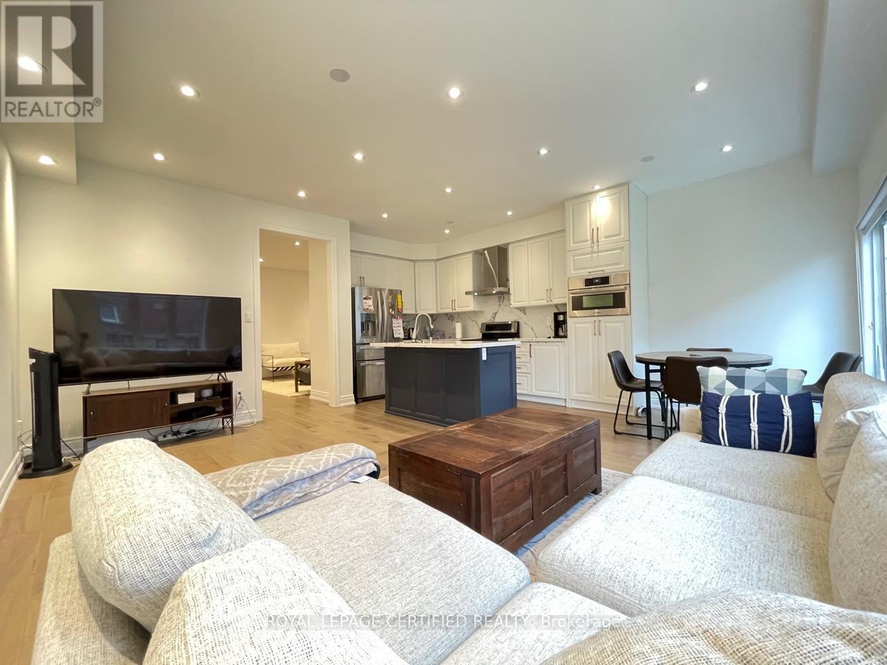 Upper - 1263 Sim Place, Milton, ON - Indoor Photo Showing Living Room