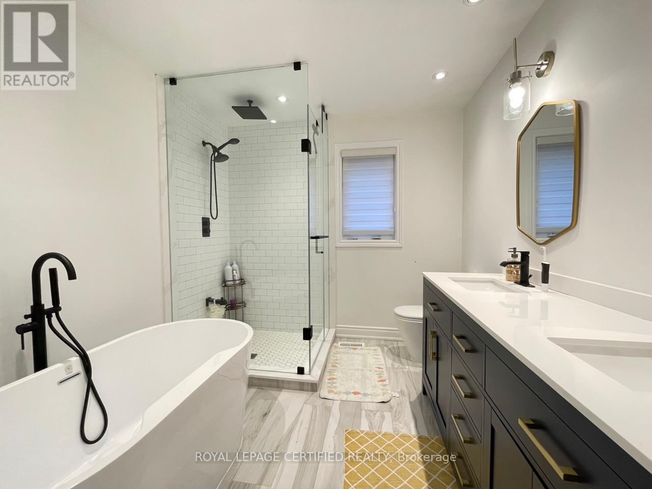 Upper - 1263 Sim Place, Milton, ON - Indoor Photo Showing Bathroom