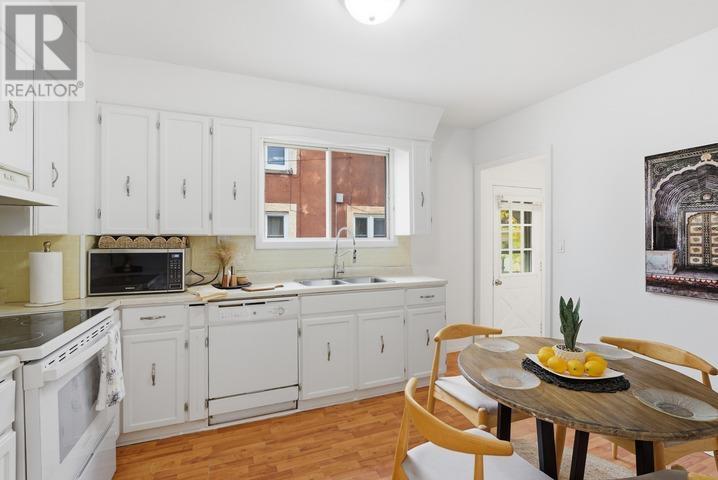 59 Mark St, Sault Ste.Marie, ON - Indoor Photo Showing Kitchen With Double Sink