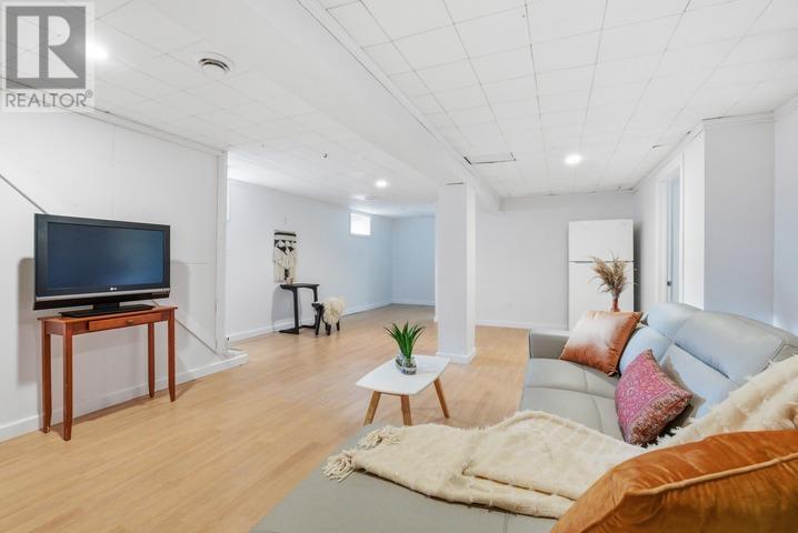 59 Mark St, Sault Ste.Marie, ON - Indoor Photo Showing Living Room