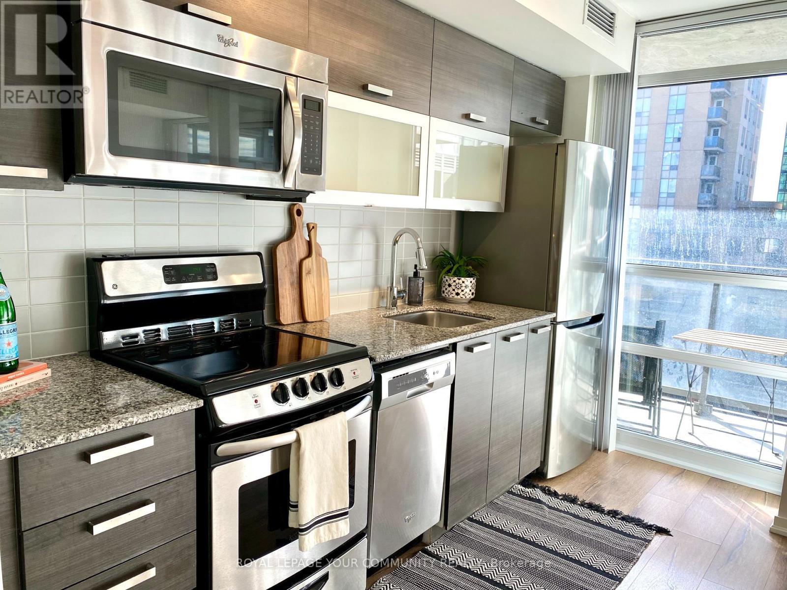 1038 - 68 Abell Street, Toronto, ON - Indoor Photo Showing Kitchen With Stainless Steel Kitchen With Upgraded Kitchen
