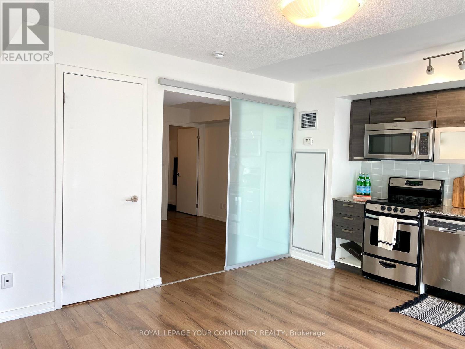 1038 - 68 Abell Street, Toronto, ON - Indoor Photo Showing Kitchen
