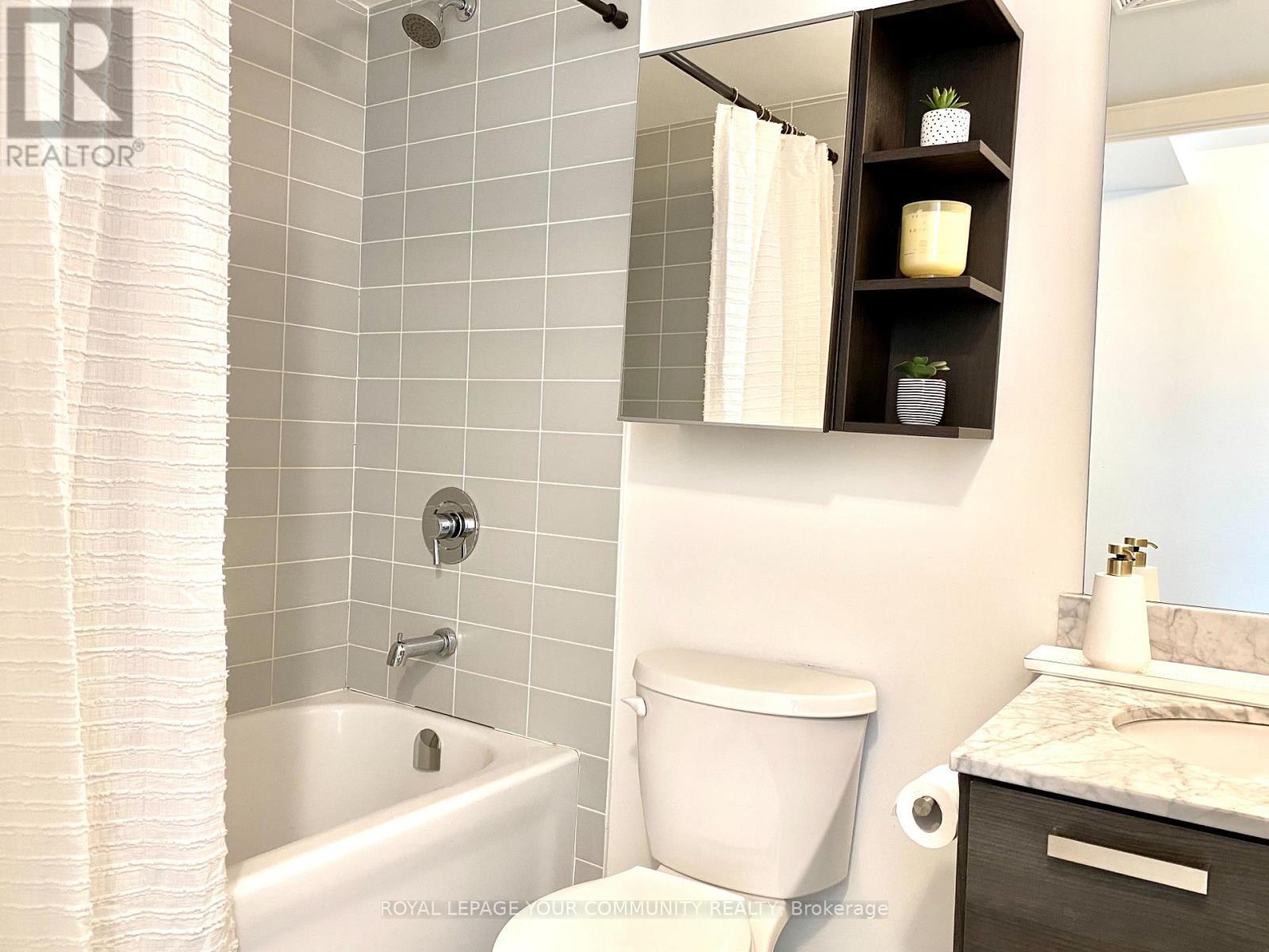 1038 - 68 Abell Street, Toronto, ON - Indoor Photo Showing Bathroom
