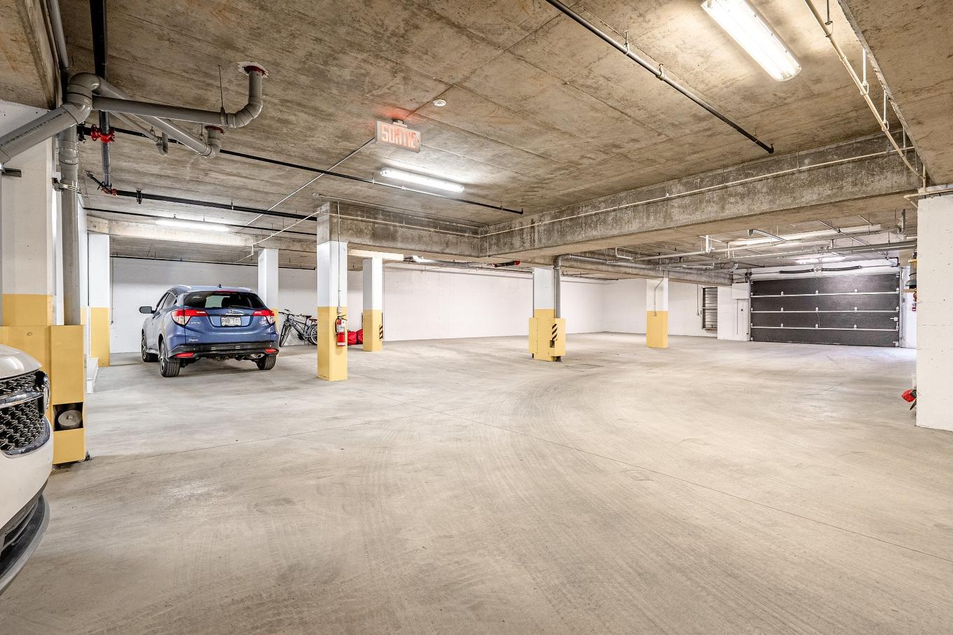Garage - 1103-120 Rue De Candiac, Sherbrooke (Les Nations), QC - Indoor Photo Showing Garage