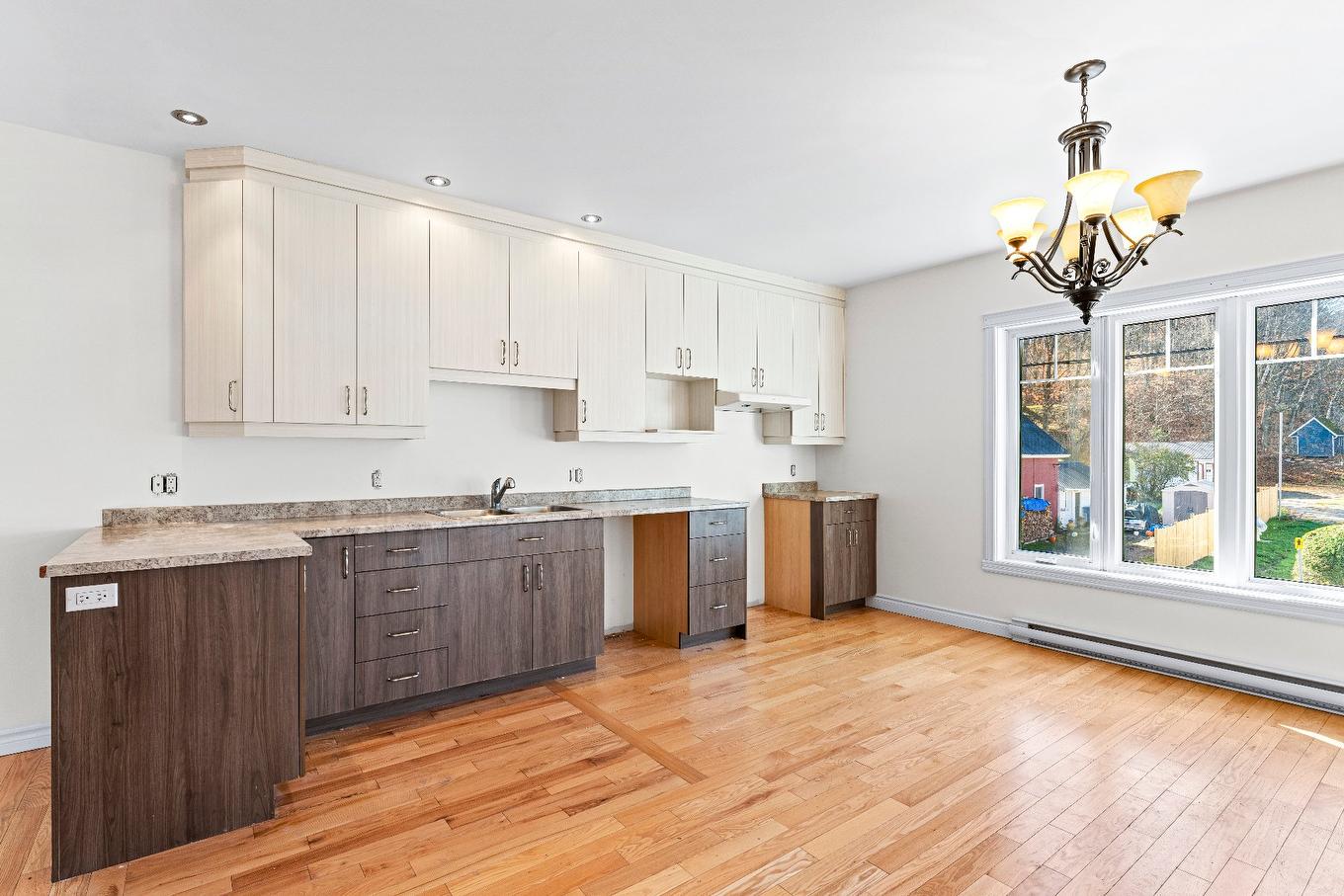 Cuisine - 885Z - 889Z Rue Child, Coaticook, QC - Indoor Photo Showing Kitchen With Double Sink