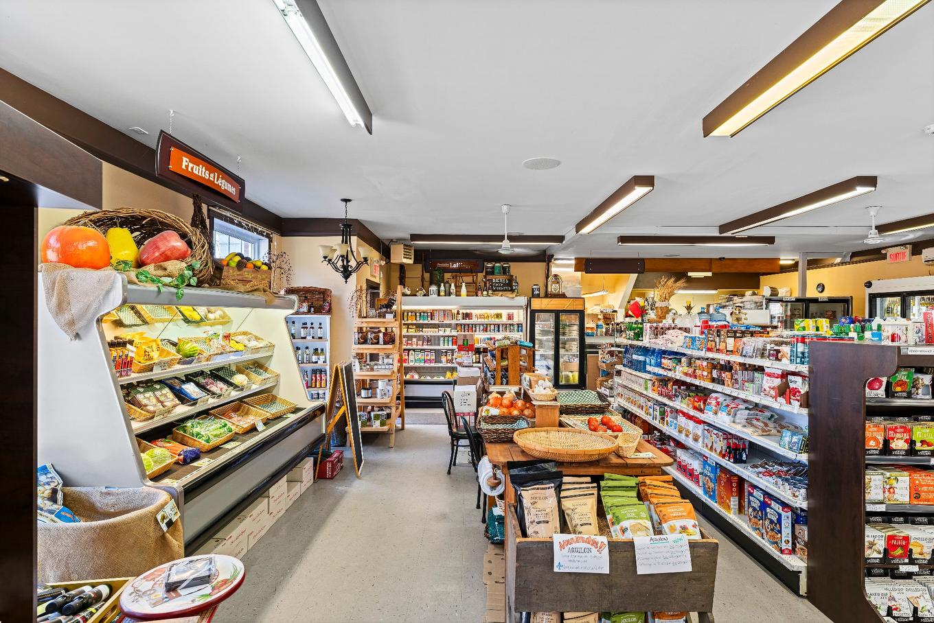 Commerce - 885Z - 889Z Rue Child, Coaticook, QC - Indoor Photo Showing Other Room