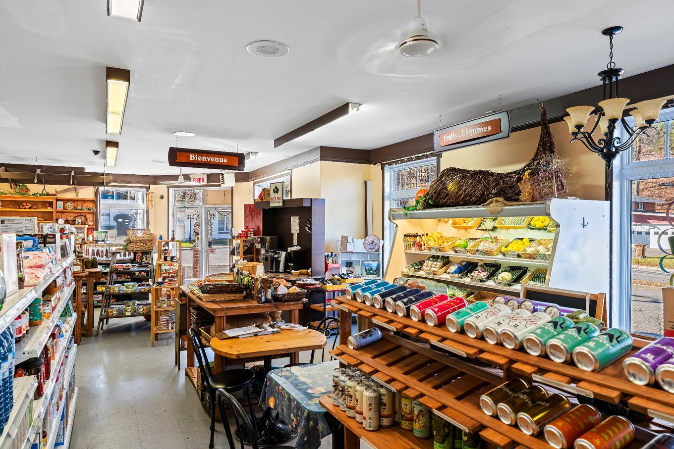 Commerce - 885Z - 889Z Rue Child, Coaticook, QC - Indoor