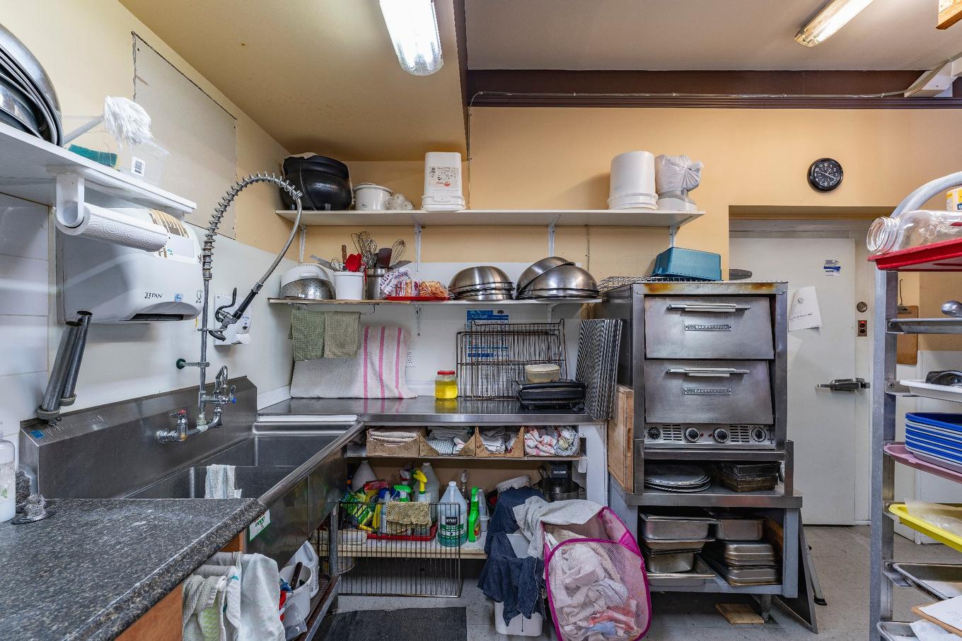 Cuisine - 885Z - 889Z Rue Child, Coaticook, QC - Indoor With Storage