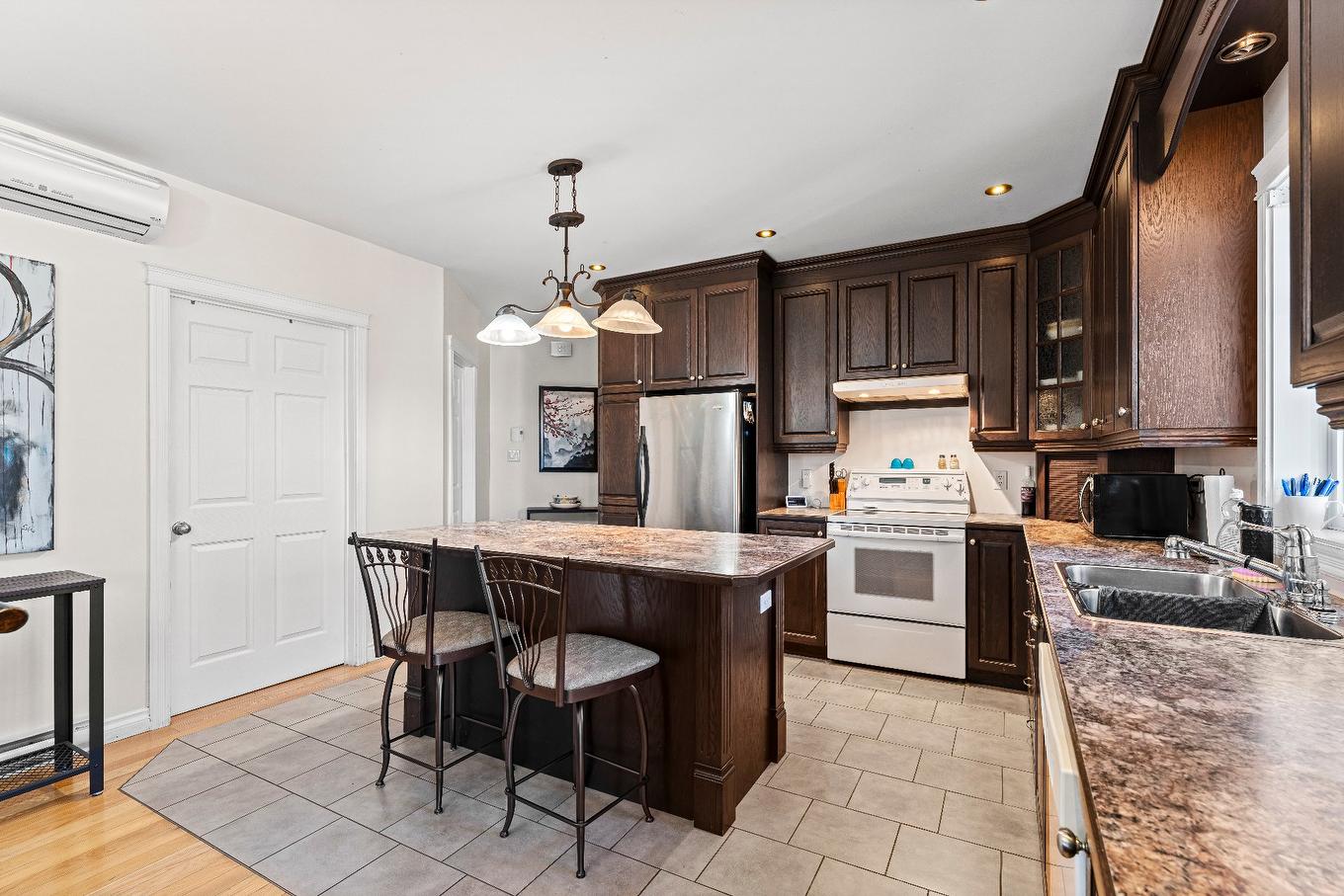 Cuisine - 885Z - 889Z Rue Child, Coaticook, QC - Indoor Photo Showing Kitchen With Double Sink