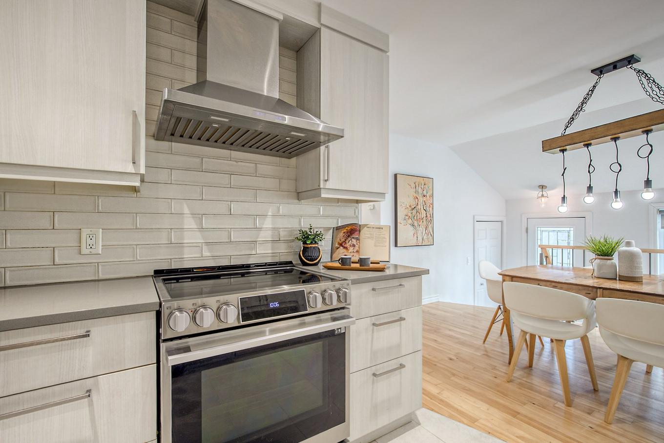 Overall view - 1387 Rue Du Bonheur, Saint-Alexandre, QC - Indoor Photo Showing Kitchen With Upgraded Kitchen