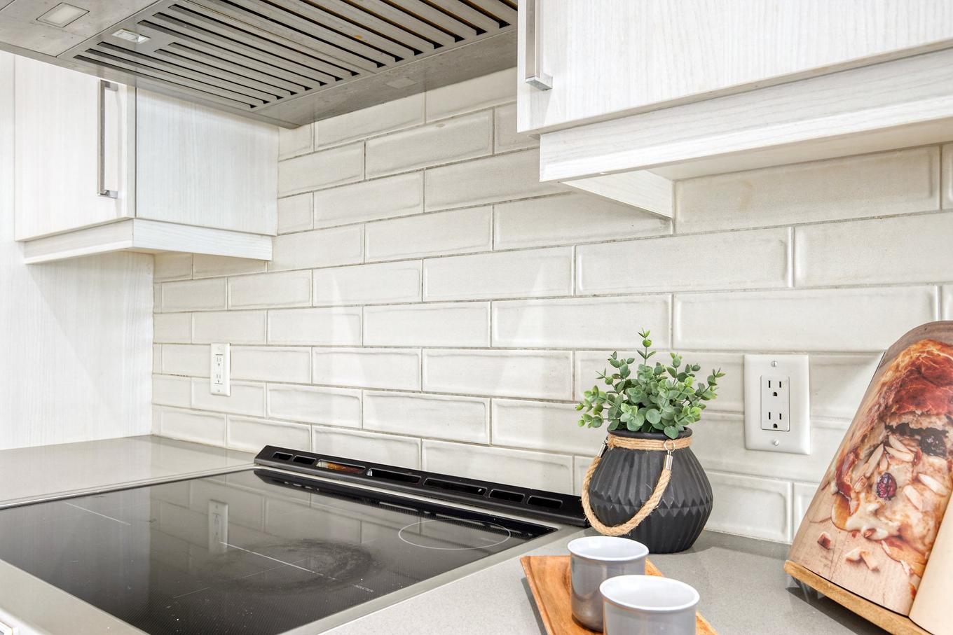 Kitchen - 1387 Rue Du Bonheur, Saint-Alexandre, QC - Indoor Photo Showing Kitchen