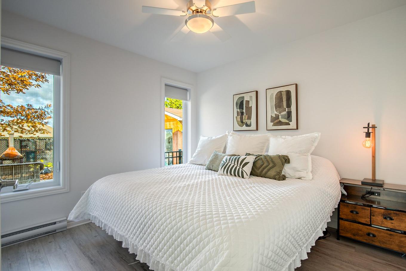 Intergenerational - 1387 Rue Du Bonheur, Saint-Alexandre, QC - Indoor Photo Showing Bedroom