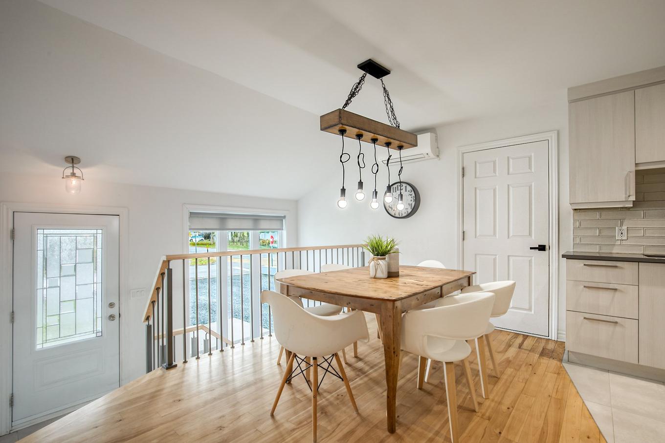 Dining room - 1387 Rue Du Bonheur, Saint-Alexandre, QC - Indoor Photo Showing Dining Room