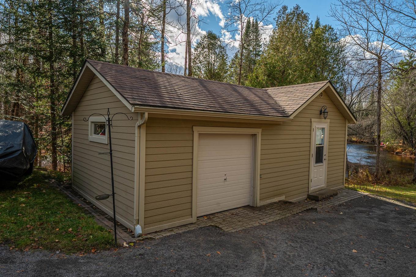 Garage - 118 Ch. Charles-Aimé-Côté, Amherst, QC - Outdoor