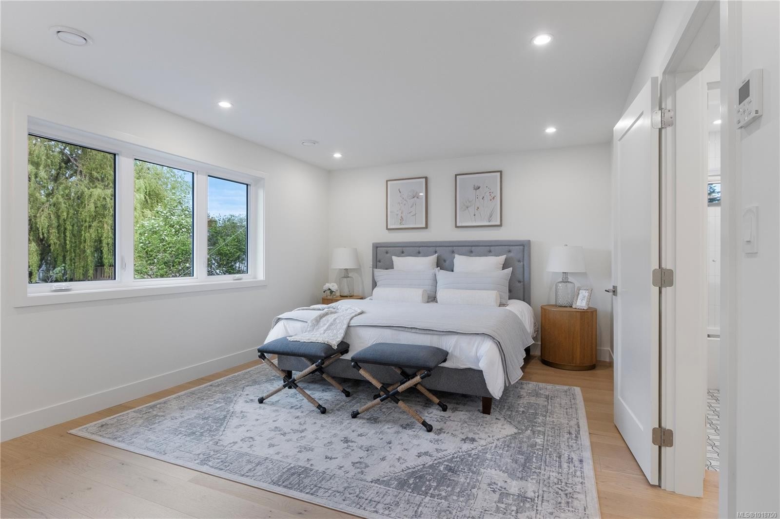 220 Kamloops Ave, Saanich, BC