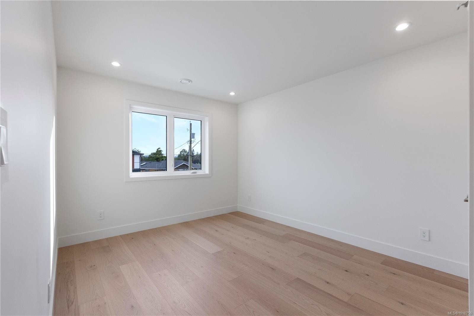 220 Kamloops Ave, Saanich, BC