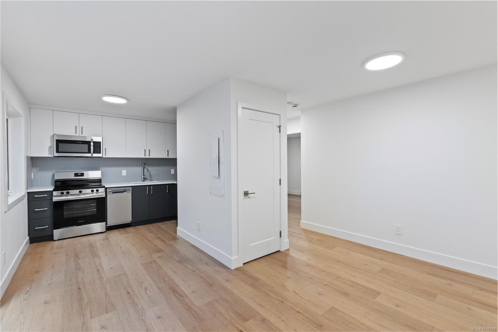 220 Kamloops Ave, Saanich, BC