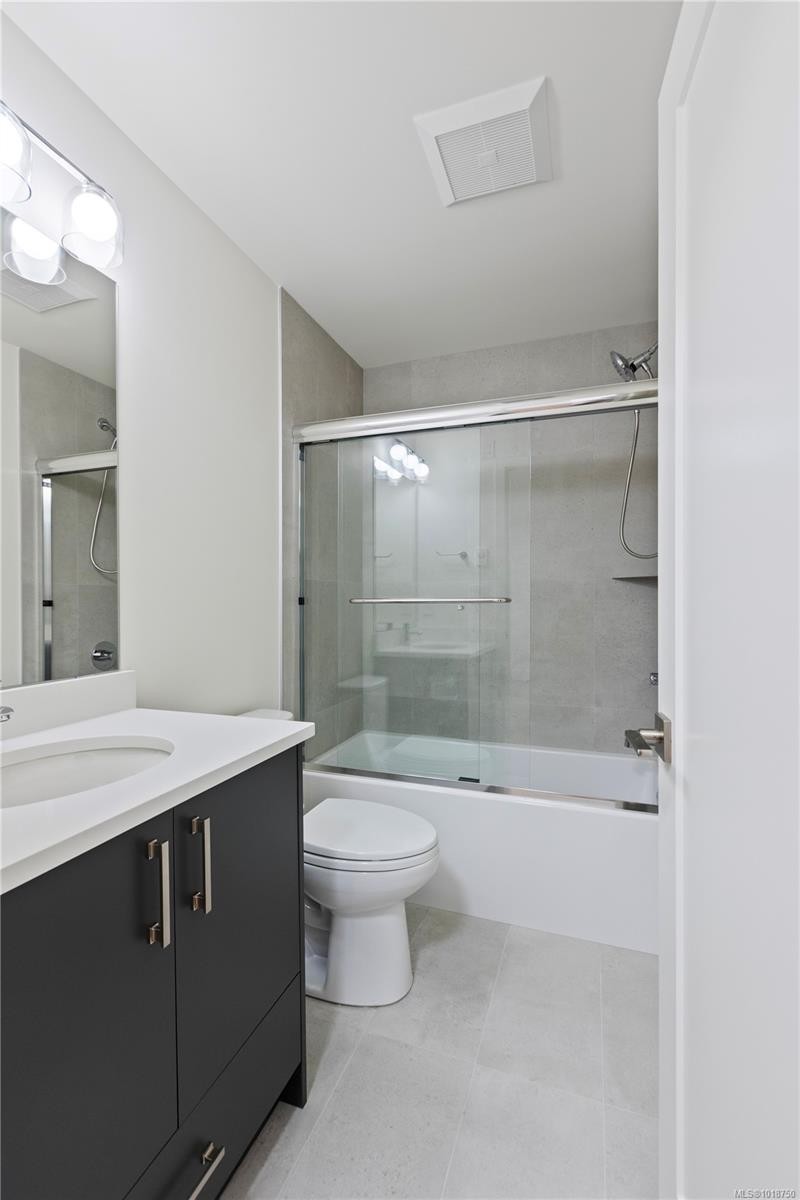 220 Kamloops Ave, Saanich, BC