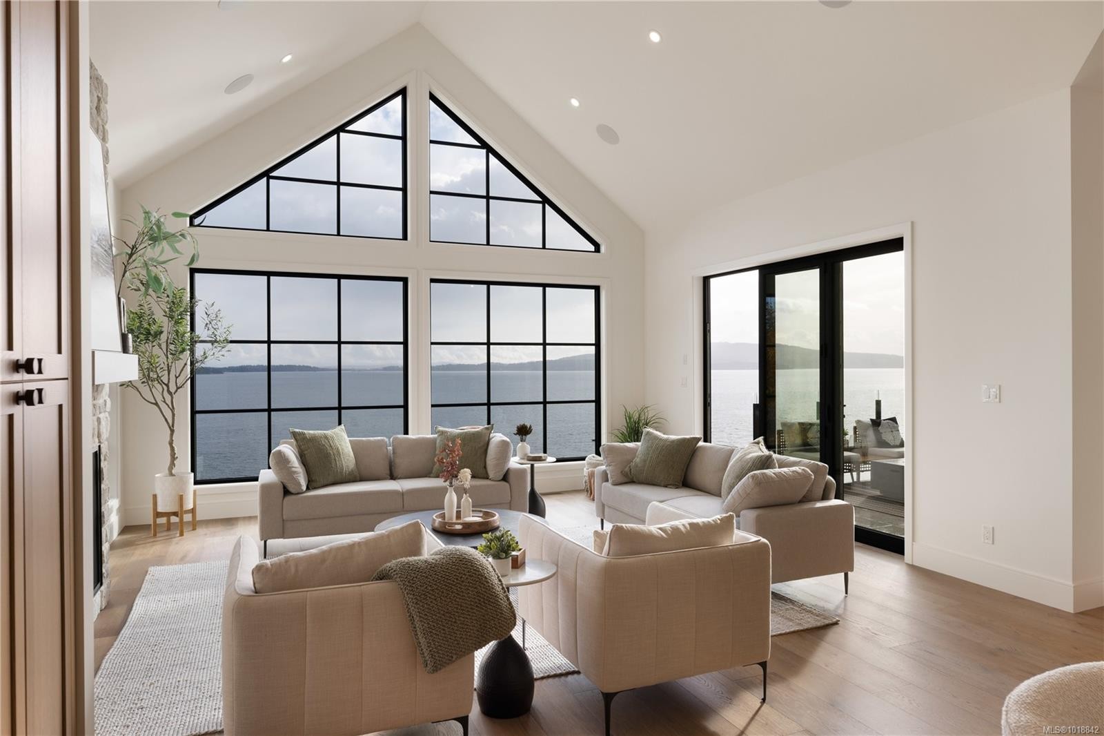 3080 Beachfront Cres, Mill Bay, BC