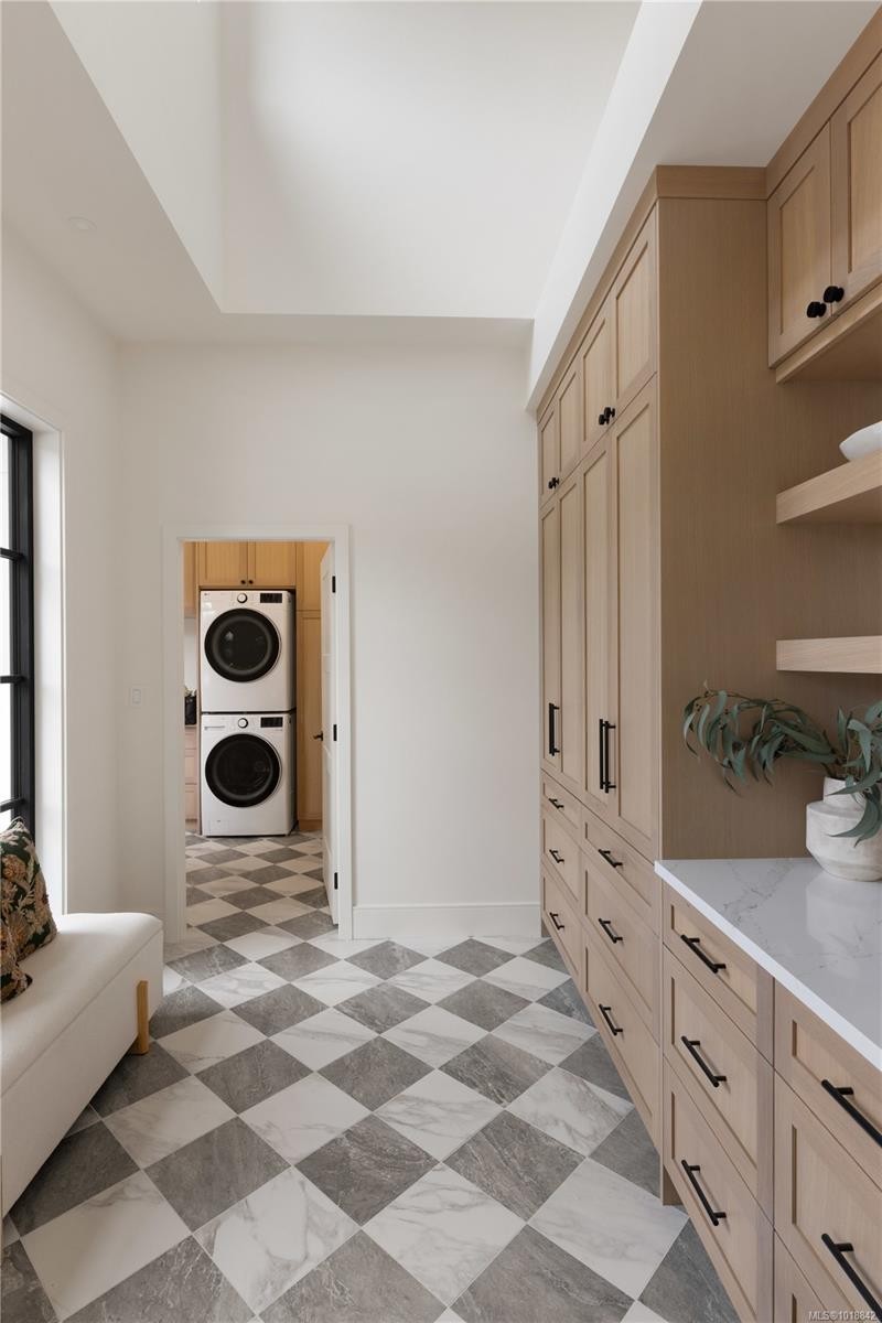 3080 Beachfront Cres, Mill Bay, BC