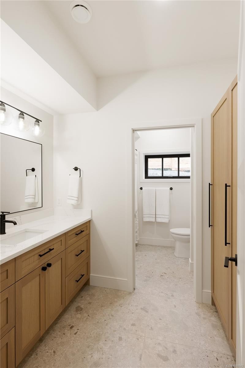 3080 Beachfront Cres, Mill Bay, BC