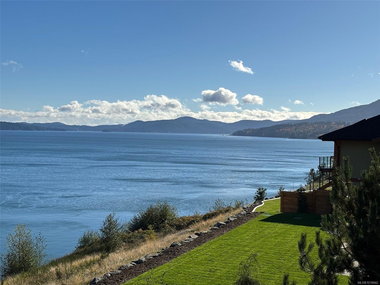 3080 Beachfront Cres, Mill Bay, BC
