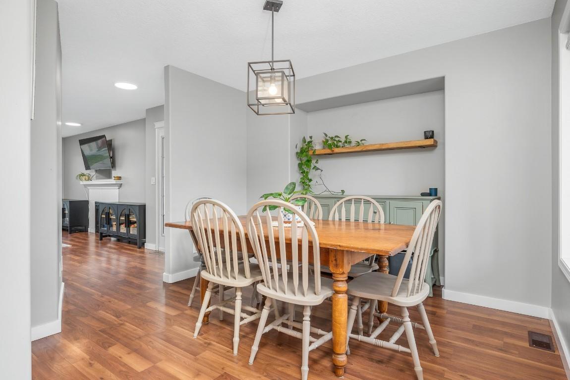 19-5200 25Th Ave, Vernon, BC - Indoor Photo Showing Dining Room