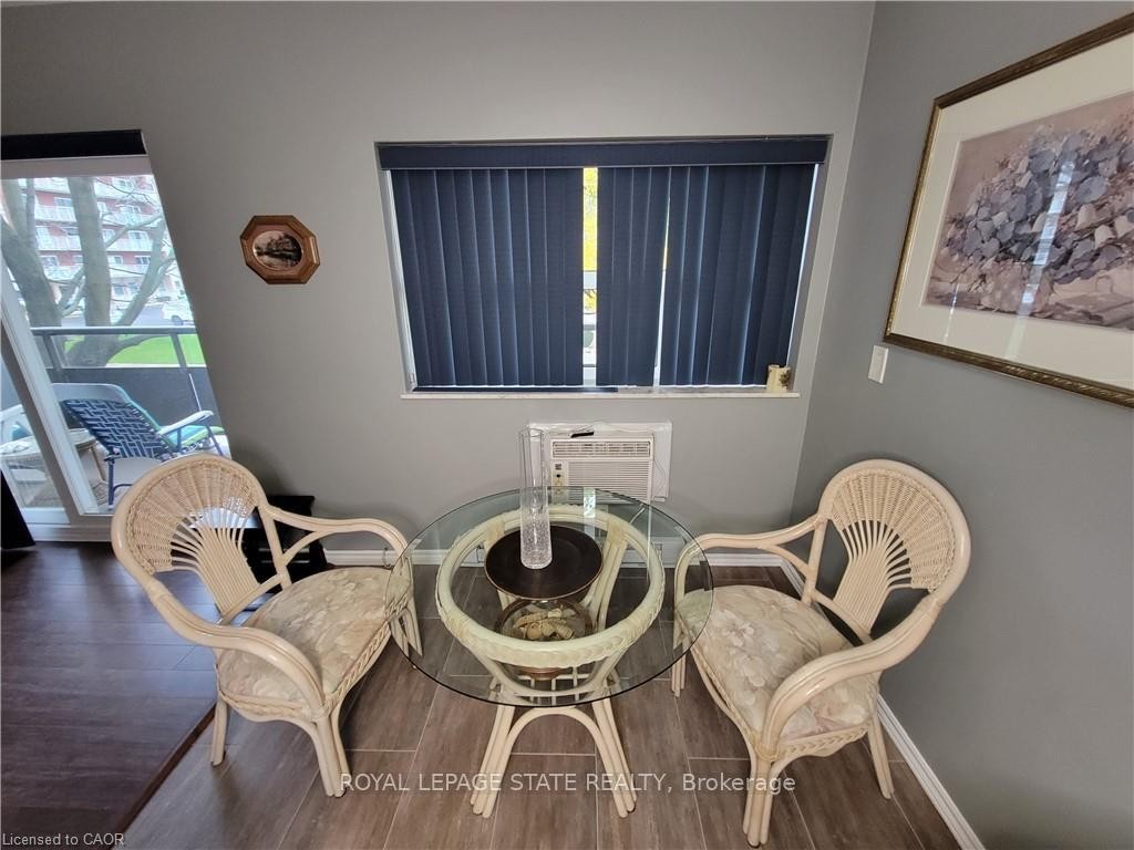 210-11 Woodman Drive S, Hamilton, ON - Indoor