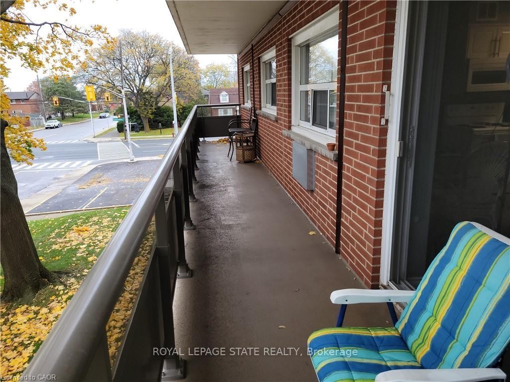 210-11 Woodman Drive S, Hamilton, ON - Outdoor