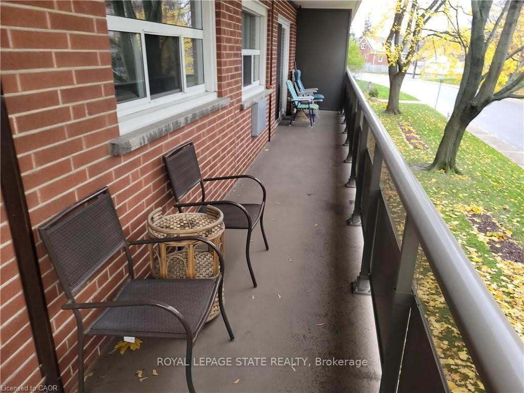 210-11 Woodman Drive S, Hamilton, ON - Outdoor