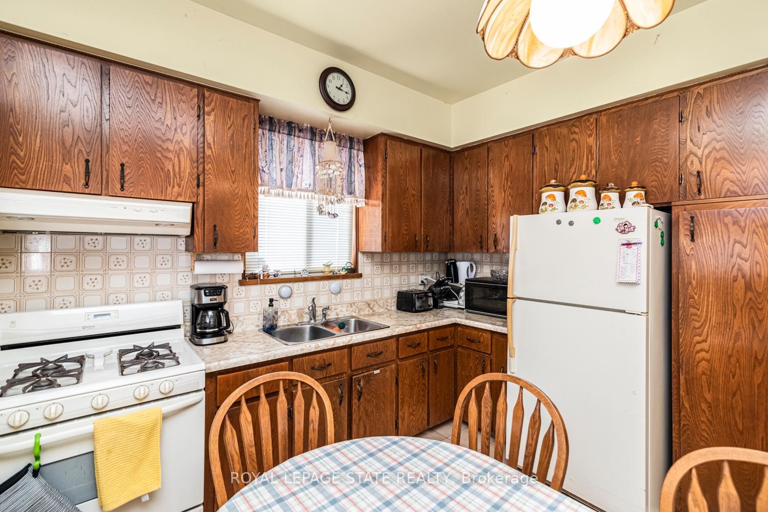 538 Hughson Street N, Hamilton, ON - Indoor Photo Showing Kitchen With Double Sink