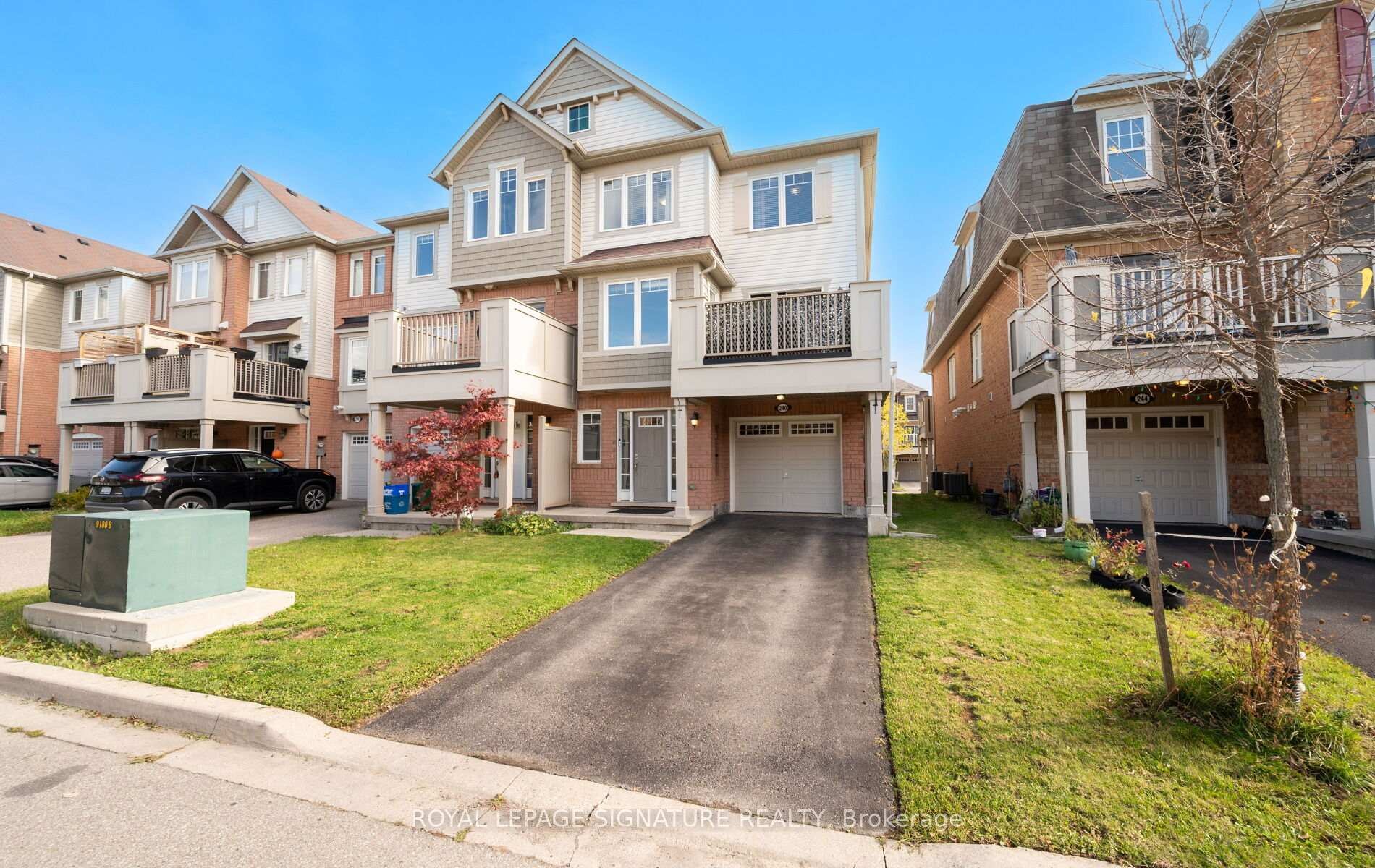 240 Mortimer Crescent, Milton, ON - Outdoor With Balcony With Facade