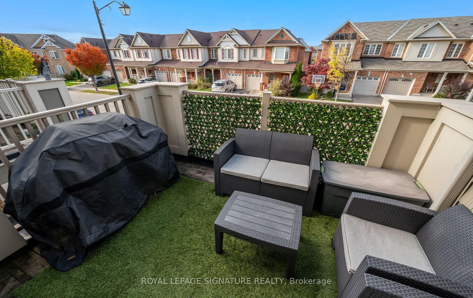 240 Mortimer Crescent, Milton, ON - Outdoor