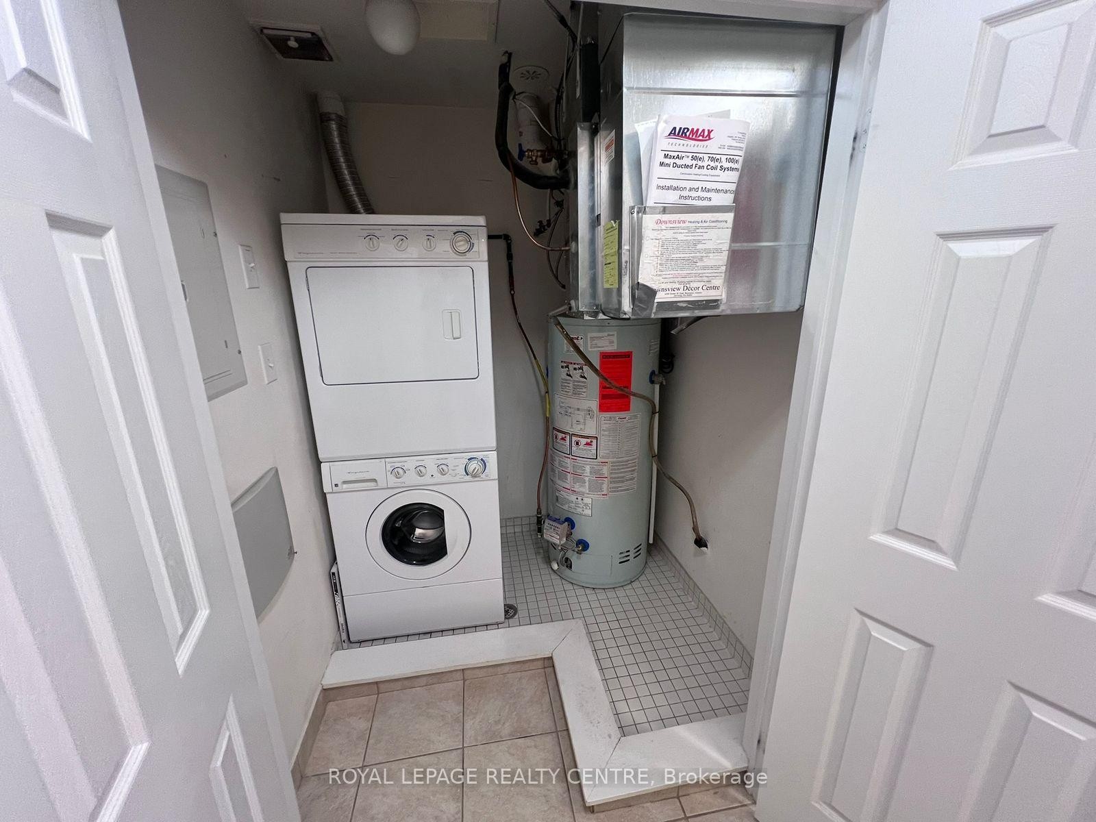 113-3055 Thomas Street, Mississauga, ON - Indoor Photo Showing Laundry Room