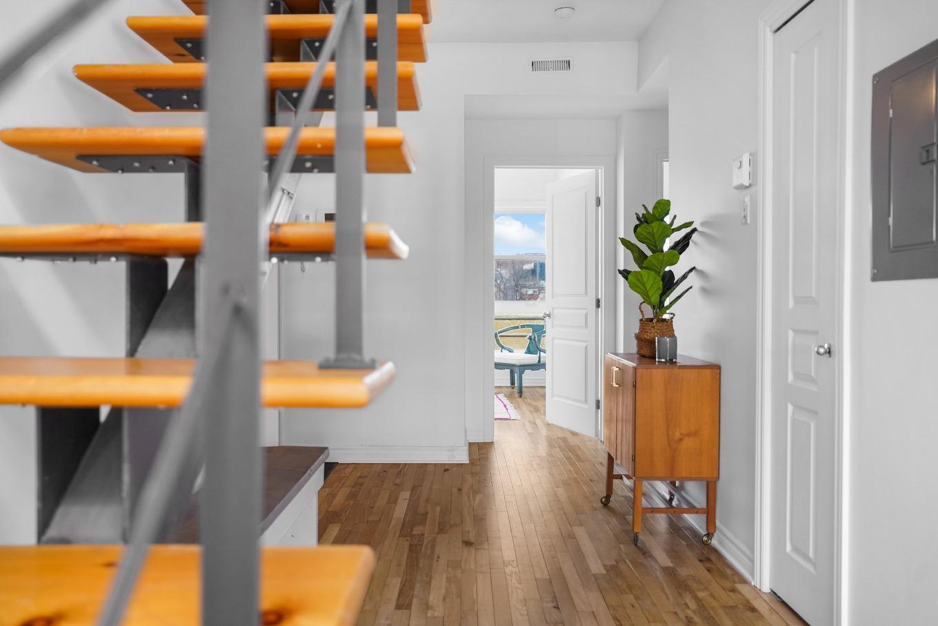 Escalier - 7-1850 Rue Mullins, Montréal (Le Sud-Ouest), QC