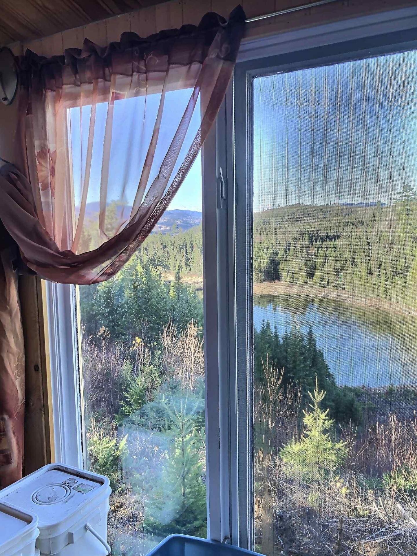 View - Lac Du Sabre, Clermont, QC - Indoor