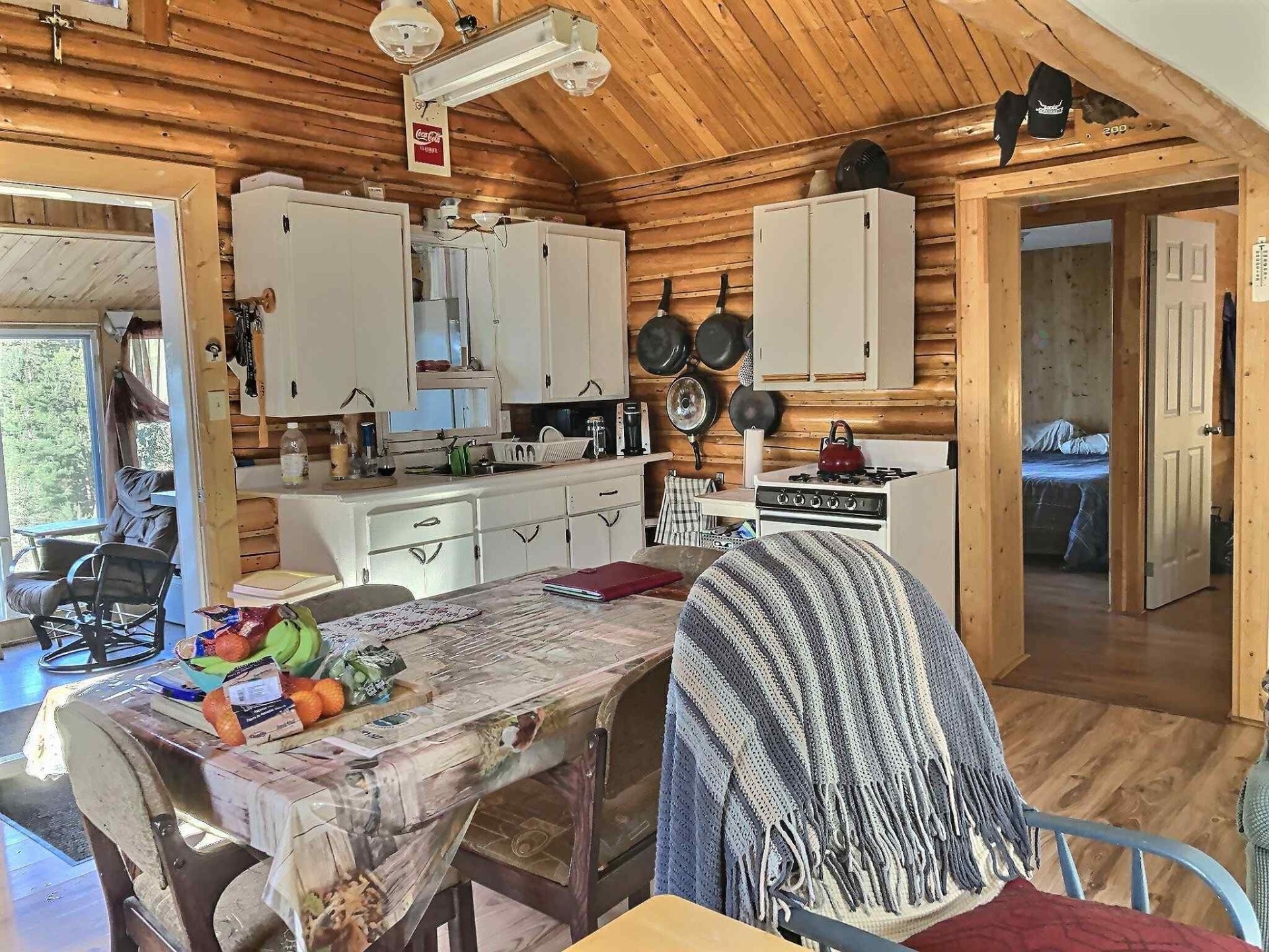Kitchen - Lac Du Sabre, Clermont, QC - Indoor