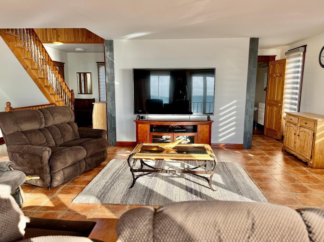 Living room - 525 Ch. De La Martinique, Les Îles-De-La-Madeleine, QC - Indoor Photo Showing Living Room