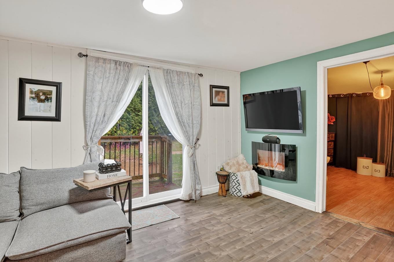 Salon - 14 Ch. Des Tulipes, Gore, QC - Indoor