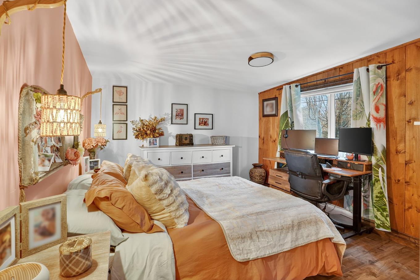 Chambre à coucher principale - 14 Ch. Des Tulipes, Gore, QC - Indoor Photo Showing Bedroom