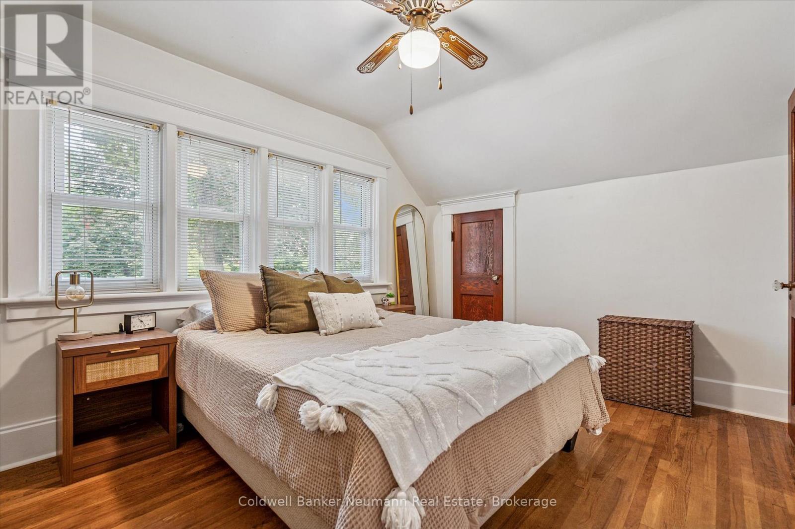 39 Agnes Street, Kitchener, ON - Indoor Photo Showing Bedroom