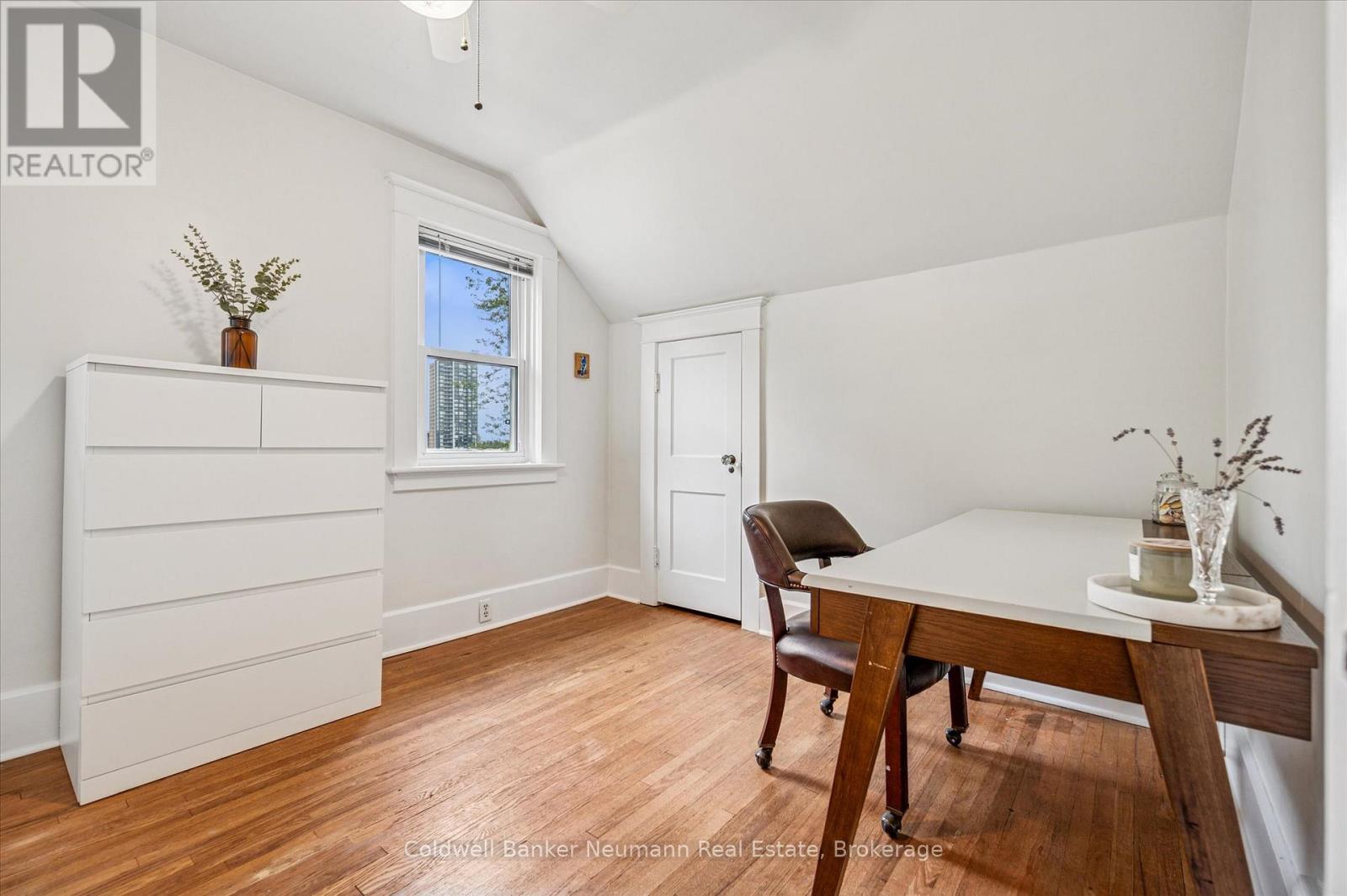 39 Agnes Street, Kitchener, ON - Indoor