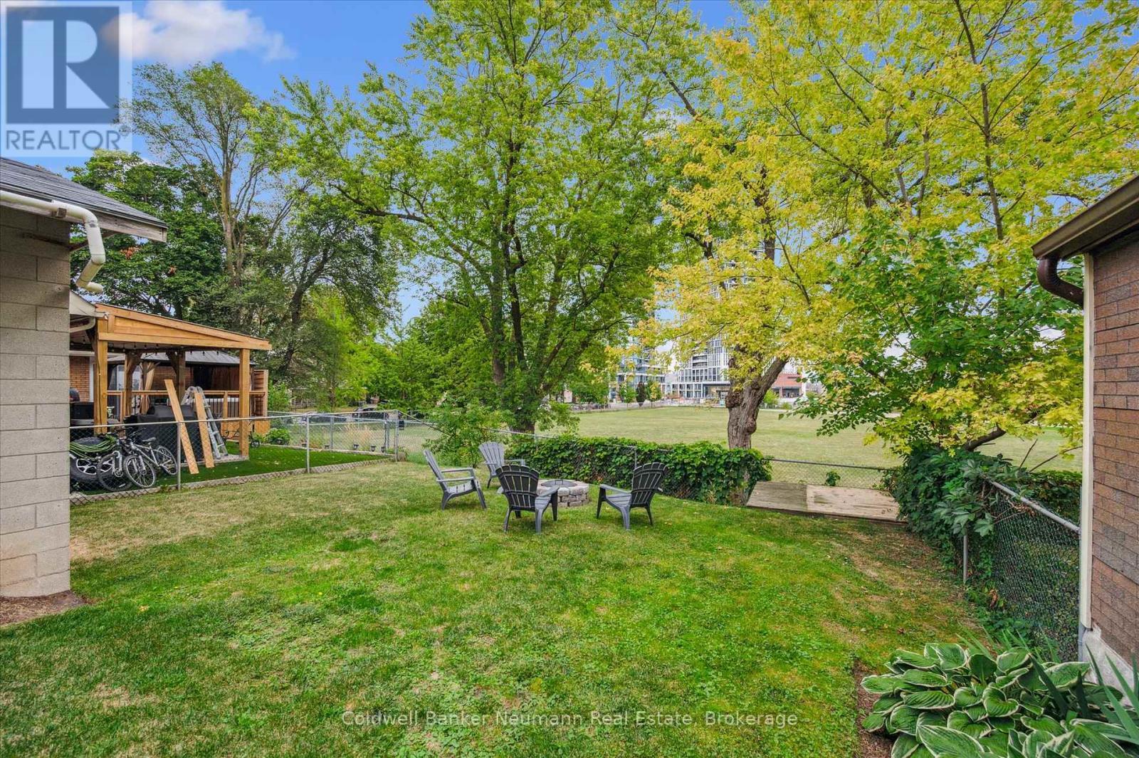 39 Agnes Street, Kitchener, ON - Outdoor