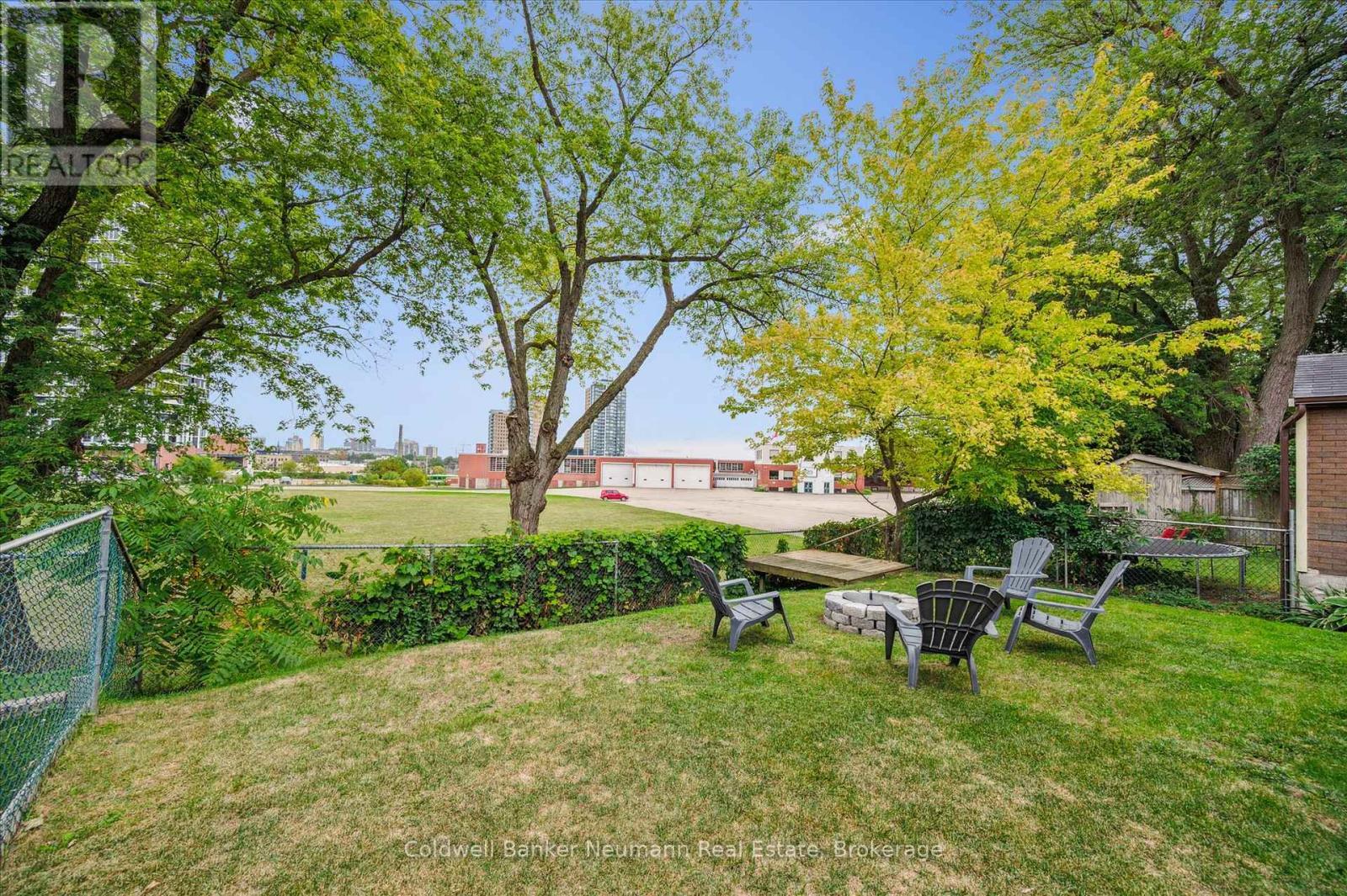 39 Agnes Street, Kitchener, ON - Outdoor