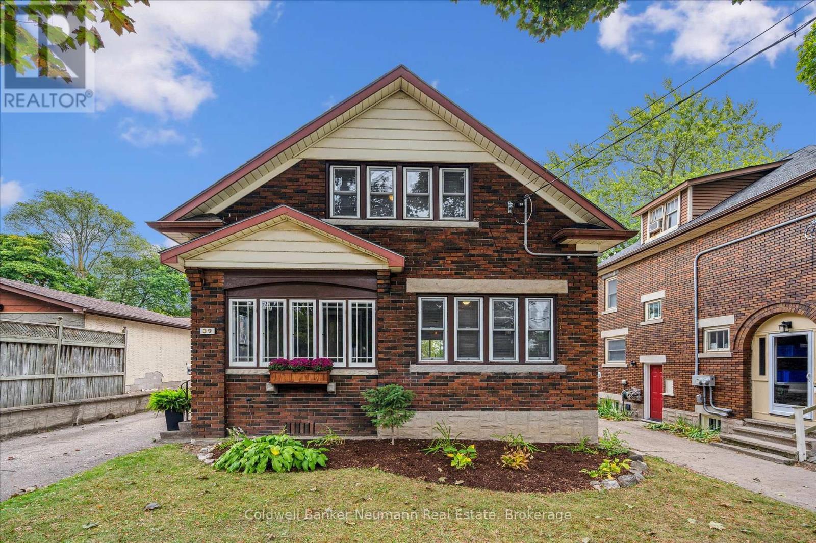 39 Agnes Street, Kitchener, ON - Outdoor