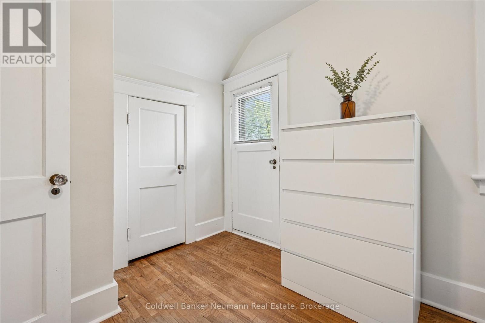 39 Agnes Street, Kitchener, ON - Indoor Photo Showing Other Room