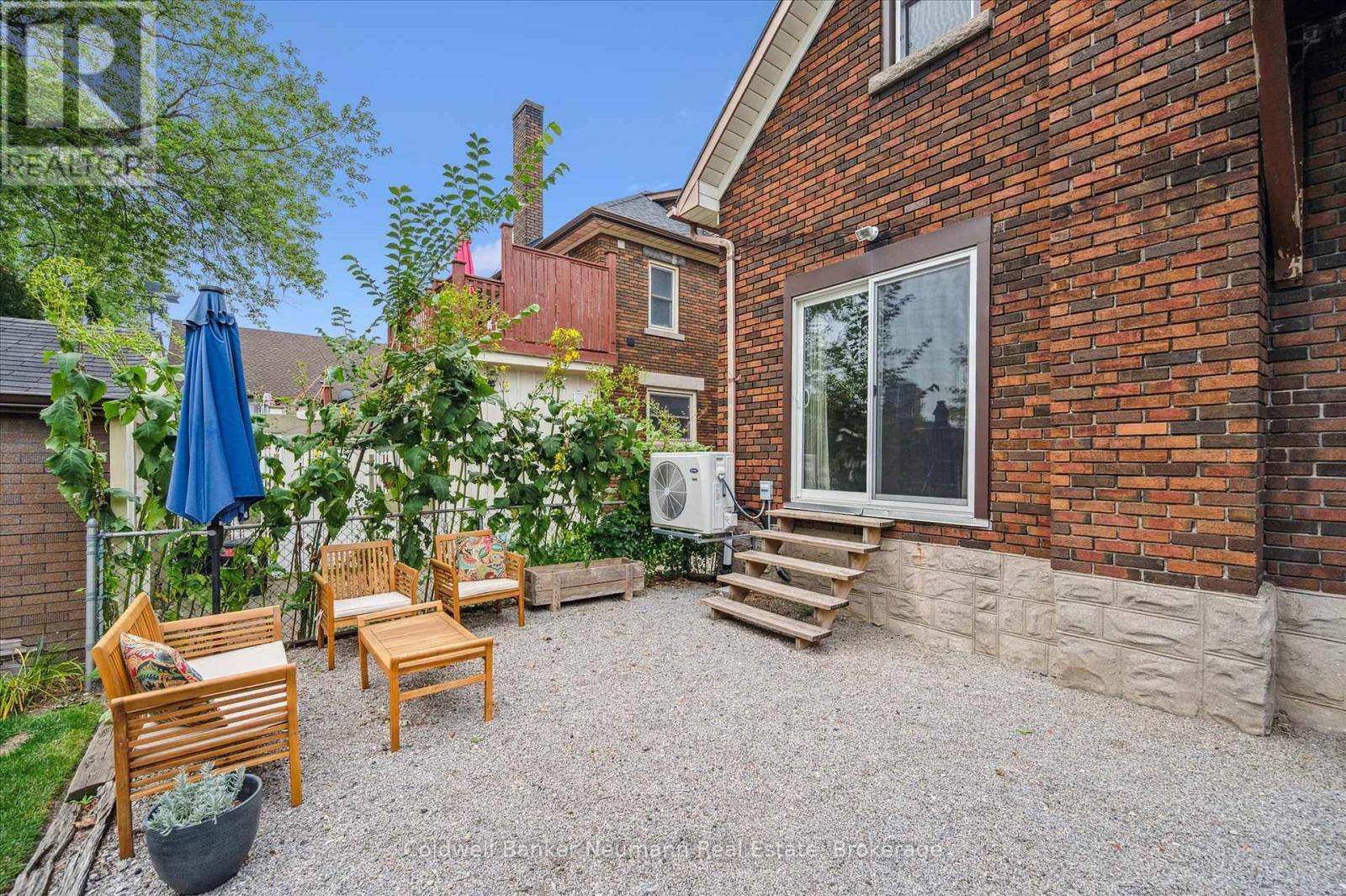 39 Agnes Street, Kitchener, ON - Outdoor