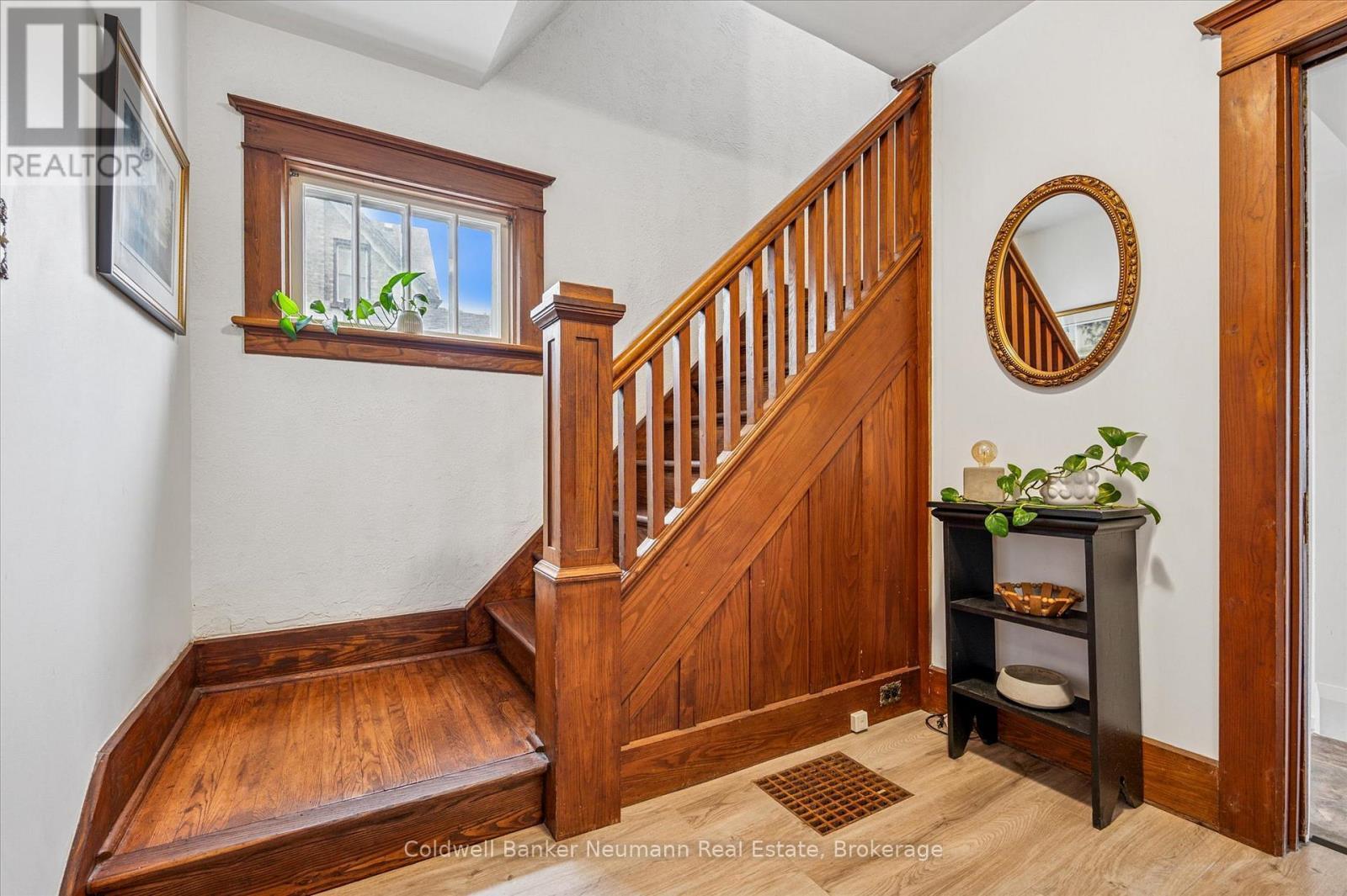 39 Agnes Street, Kitchener, ON - Indoor Photo Showing Other Room